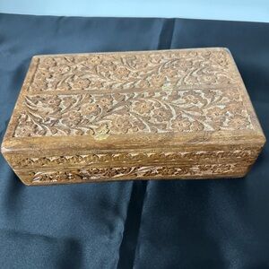 Hand-Carved Wooden Decorative Trinket Box in Brown